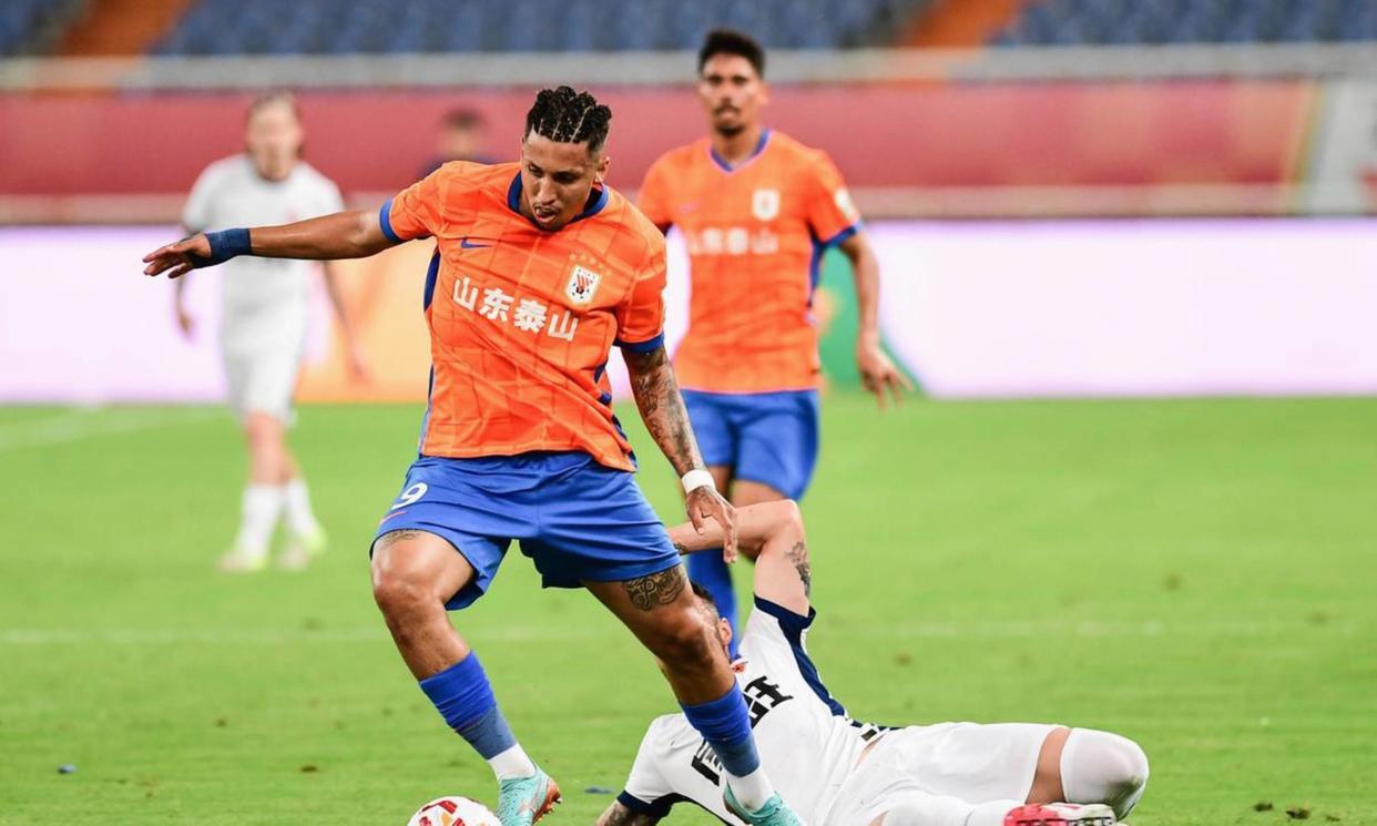 克雷桑又缺席？
山东泰山1比0胜河南，进球的是瓦科，克雷桑连续三场进球荒。本赛季