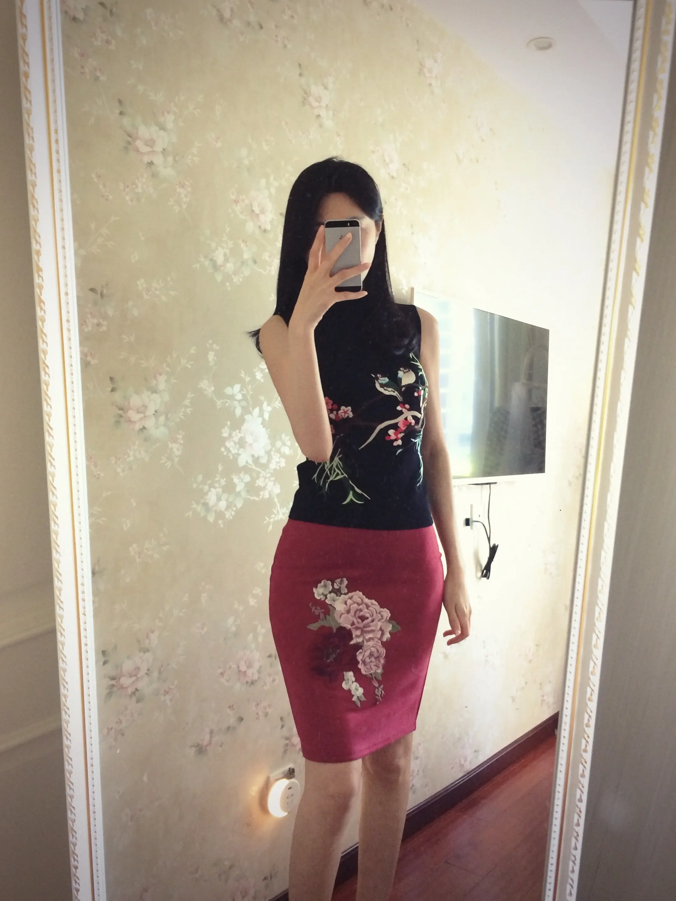 谢谢你像一束光出现在我的世界 但我是萤火虫 你这个多余的家伙