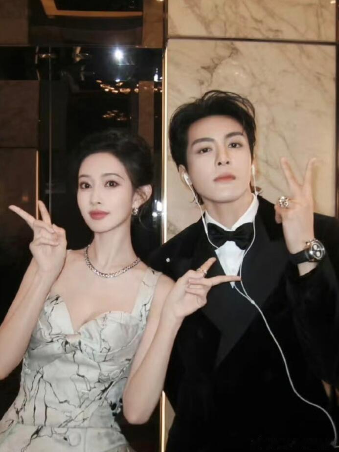 曾舜晞孟子义装不熟曾舜晞孟子义对抗路闺蜜你好星期六好六街名场面！曾舜晞孟子义见面