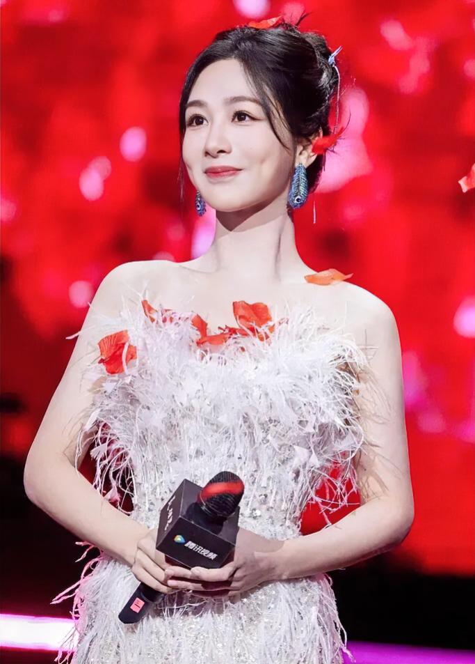 杨紫成白玉兰首个“90后”最佳女主角，于和伟最佳男主角

第31届上海电视节白玉