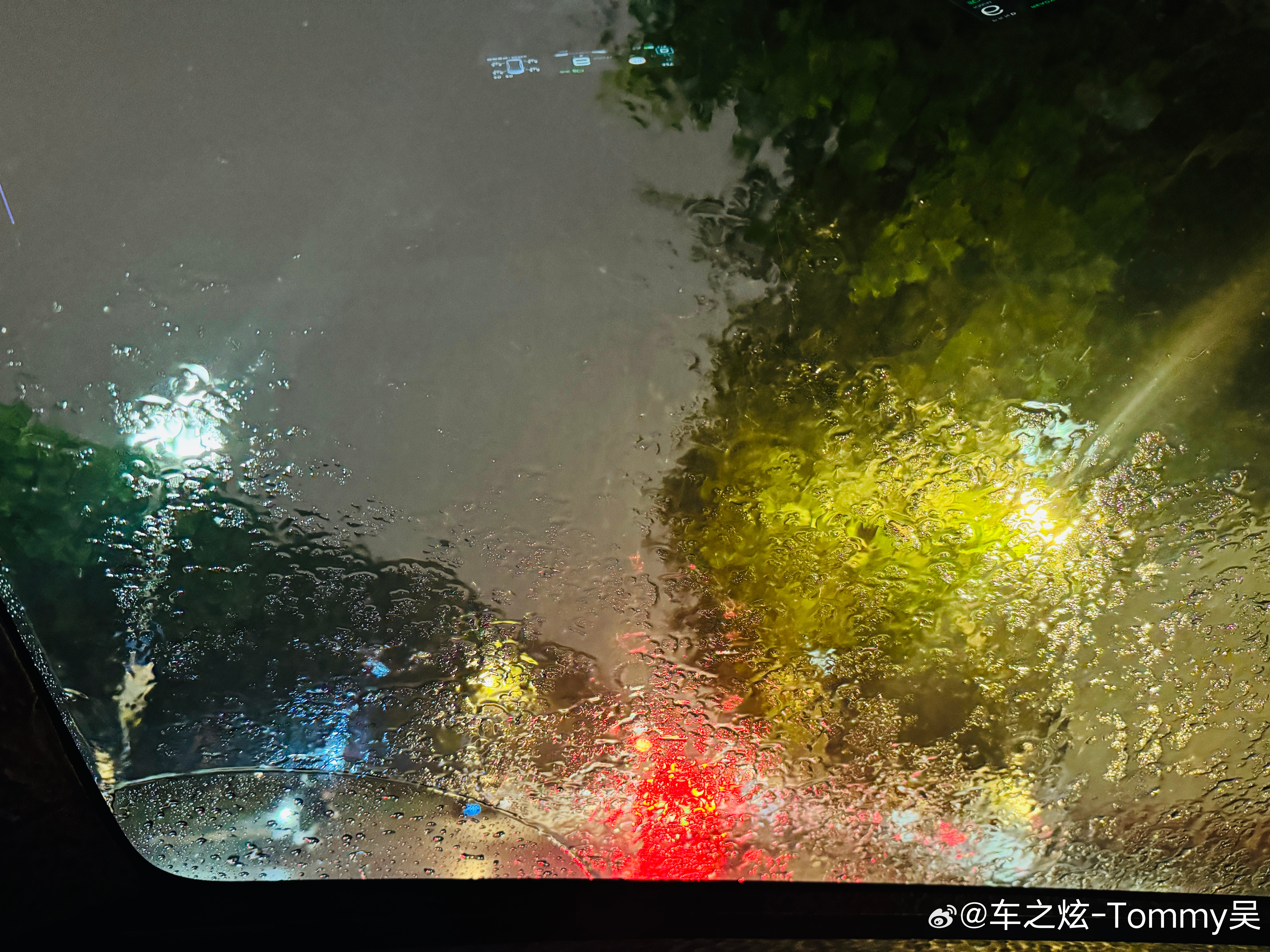 总算能降温了台风来临前的阵雨  ​​​