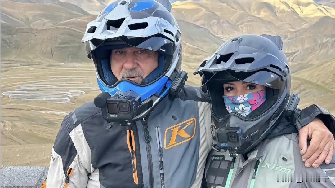 ‌在印度遭多人性侵“西班牙网红夫妇”视频吐槽中国？

西班牙网红夫妇在印度遭多人