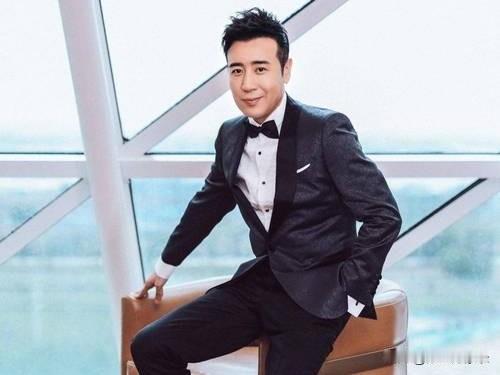 真来了！杨亚洲新剧《春寒》正式官宣！
上一部横扫各大奖项，剧组全员手握奖杯，口碑