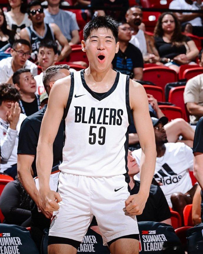 没办法，到了NBA，即使是夏季联赛，我们的球员也只是几分钟，几分球的水平。

崔