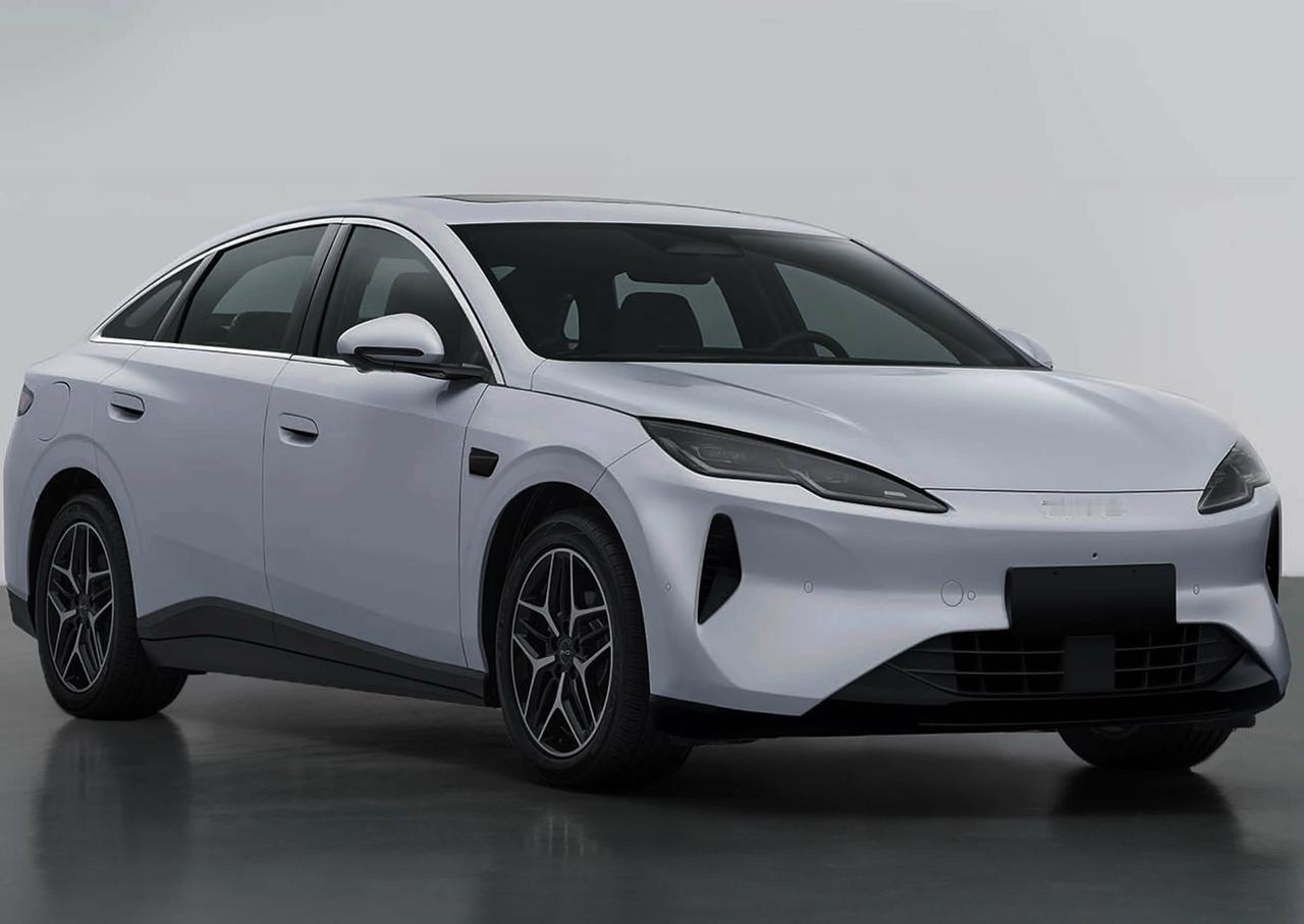 开过比亚迪海豹06才懂，家用代步没那么完美

当下十万级家用轿车市场，比亚迪海豹