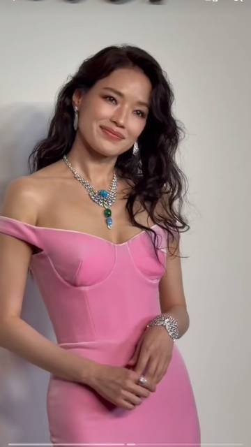 舒淇芭比粉裙舒淇卡地亚芭比粉裙 芭比粉裙好美啊 