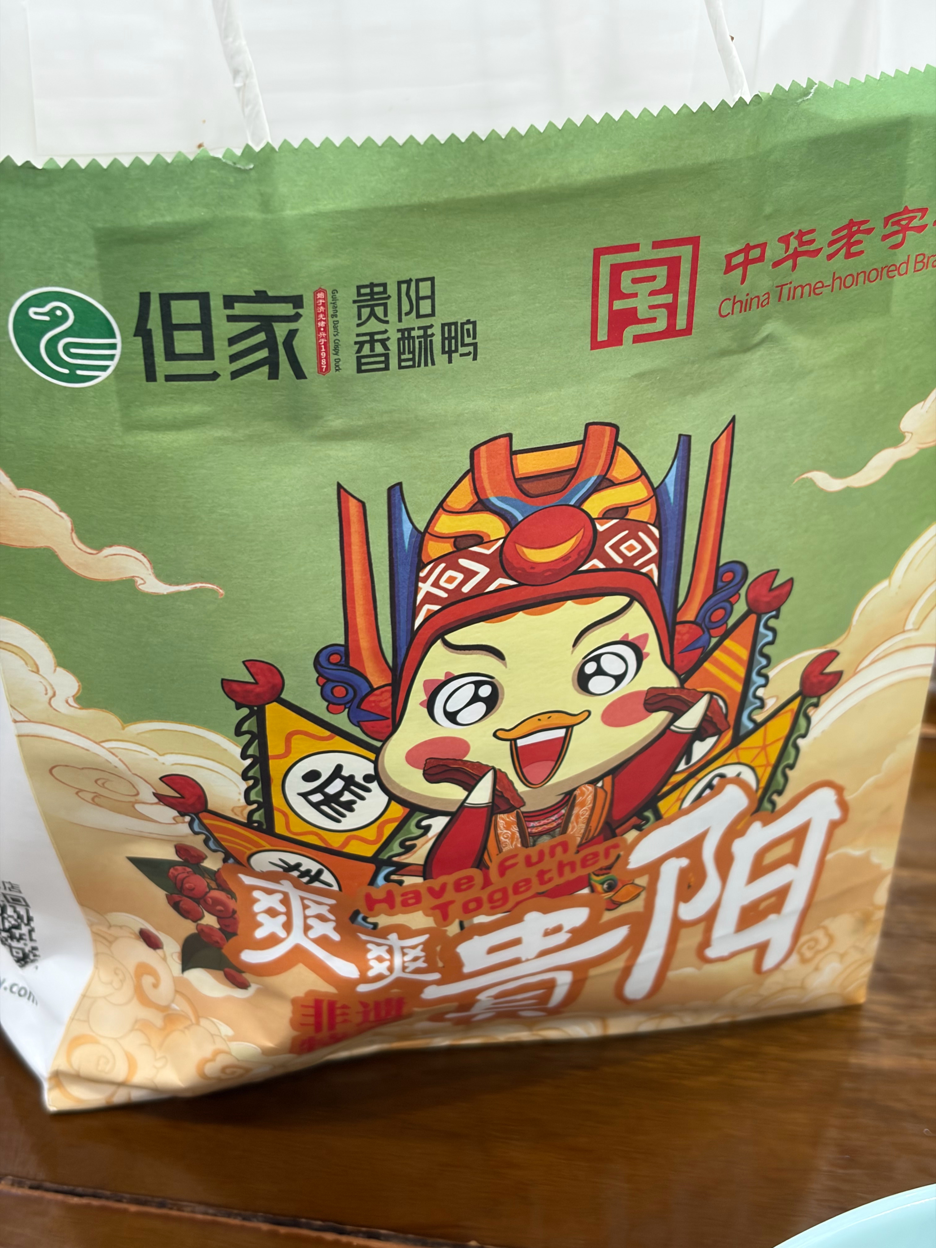 这个但家香酥鸭泡米粉吃绝了本地帮派都想不到的吃法吧