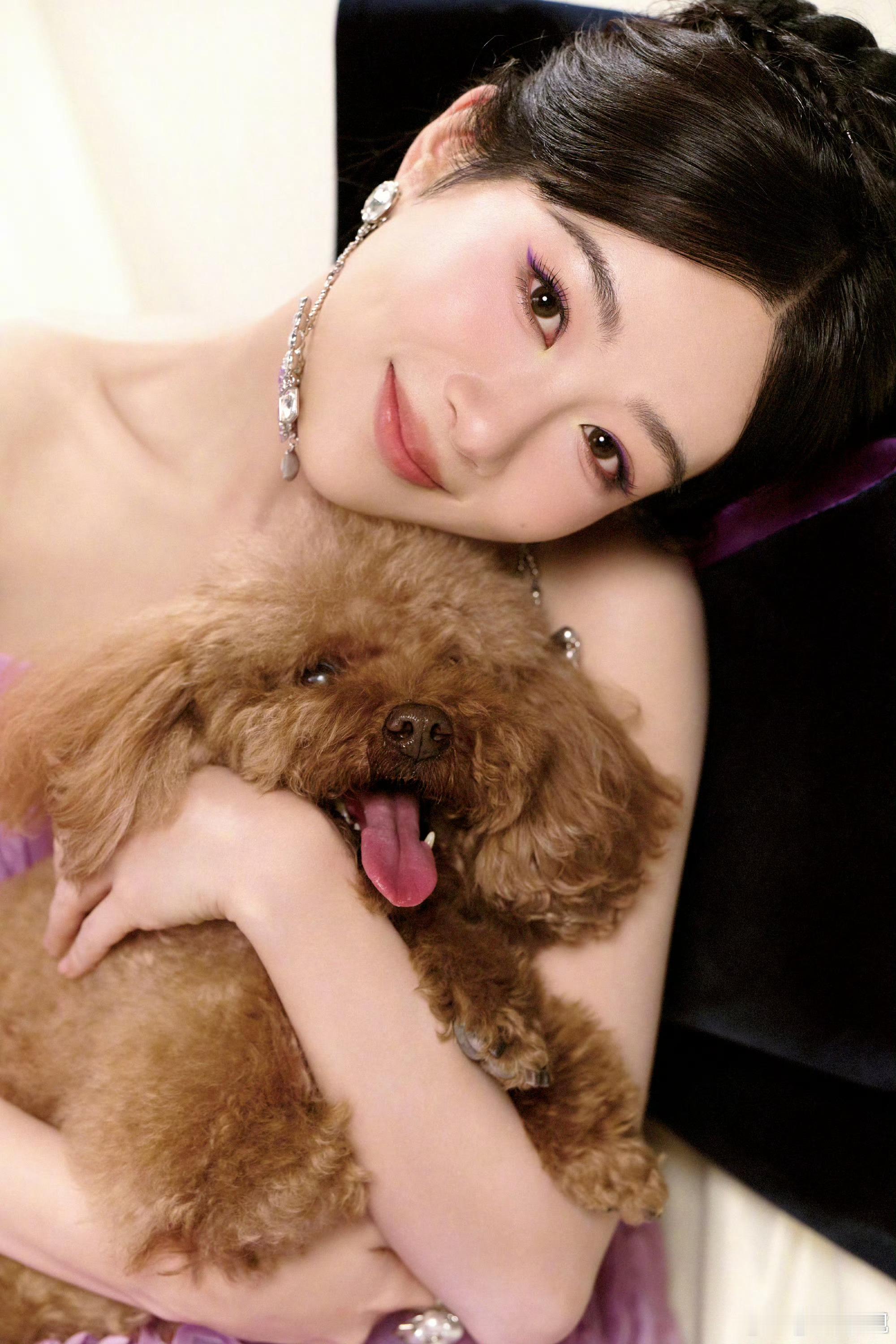 紫妹儿，生日快乐啊！好漂亮啊！原来世界上可以有这么多的紫色！谁懂啊！好温柔的亚子