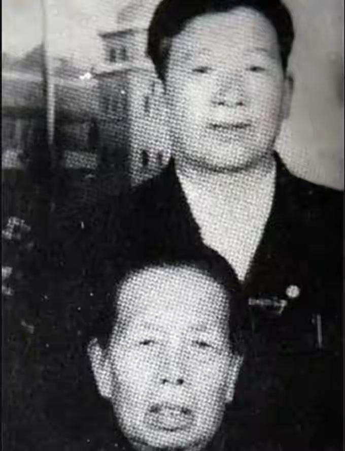 1994年，被中国夫妇收养近50年后的日军后代赵连栋，选择回到日本。谁知，养母生