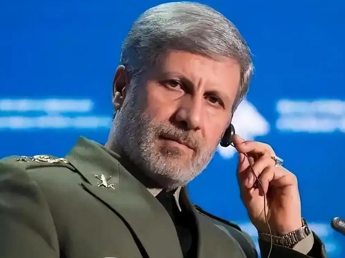 真的假的？

伊朗陆军总司令阿米尔·哈塔米被炸身亡？

如果是真的，这很明显是又