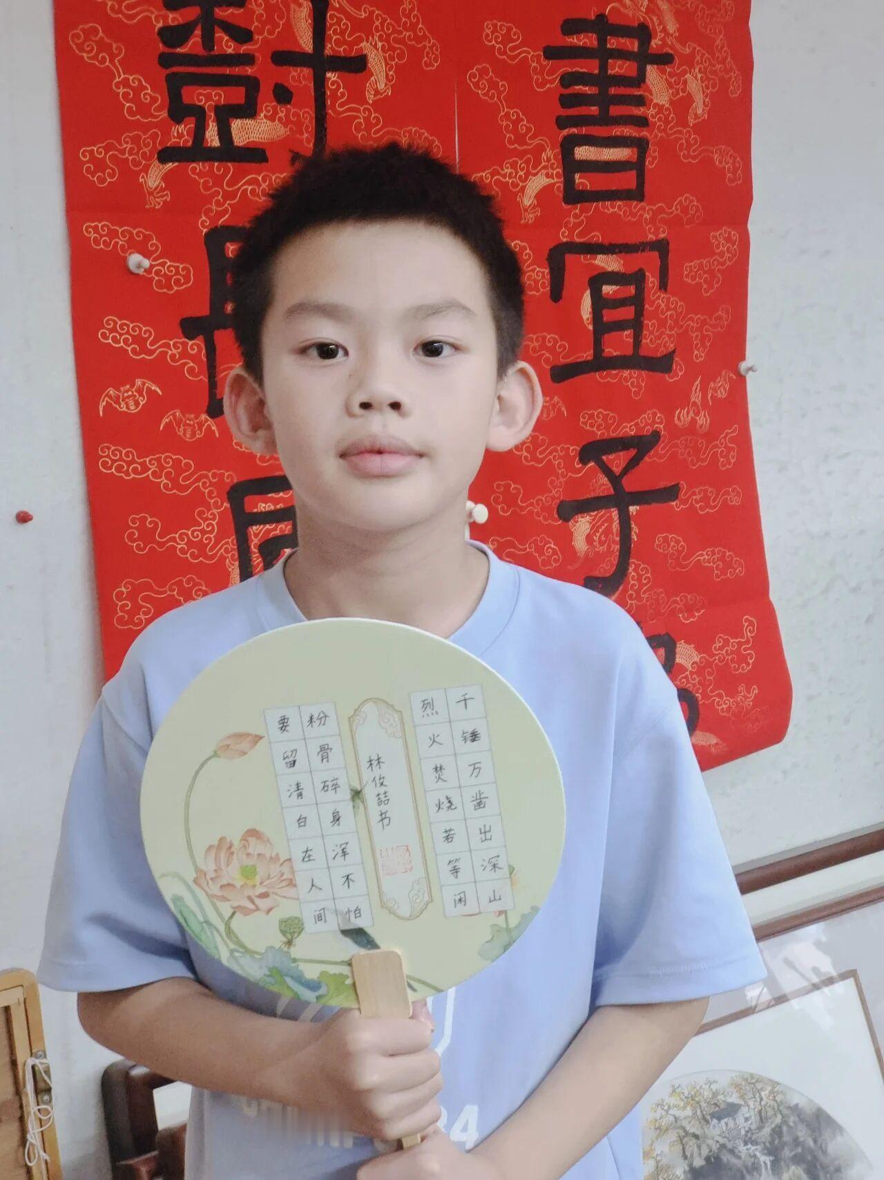 暑假孩子陆续放假，老大顺利考上心仪的高中，4号回母校领取初中毕业证，5号去新高中