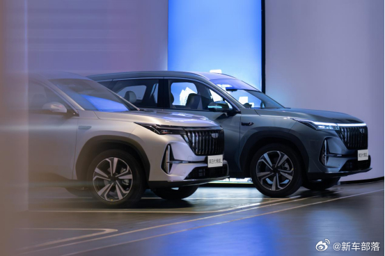 11.99万的燃油SUV居然带NOA高阶智驾了？！第四代博越L小蓝灯版是真狠，直