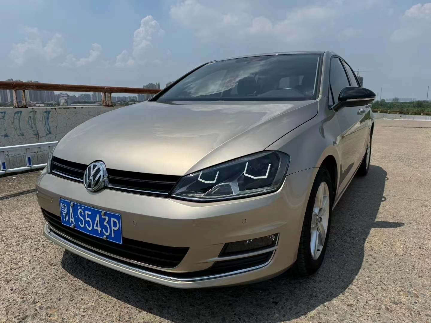 2018年上路大众高尔夫1.6L自动舒适百万纪念版，一手私家车，实表8万公里，原