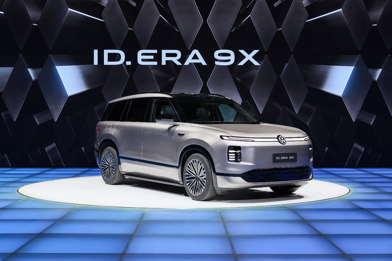 2026北京车展首日，上汽大众重磅发布混动双擎战略！ID. ERA 9X明日上市