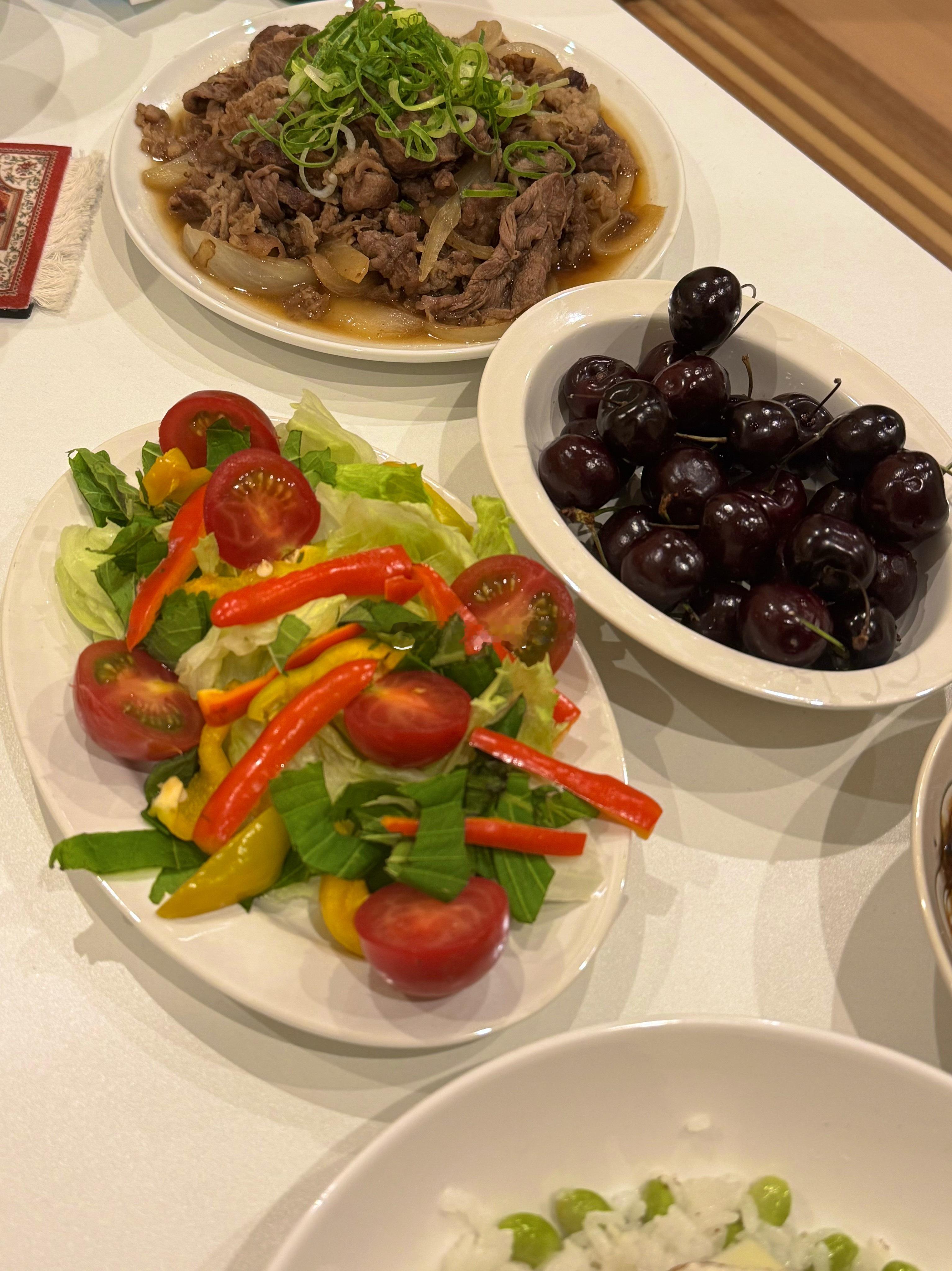 以前努力过着家人、他人以及我的虚荣心所期待我去过的生活现在是选择和爱人一起过我们