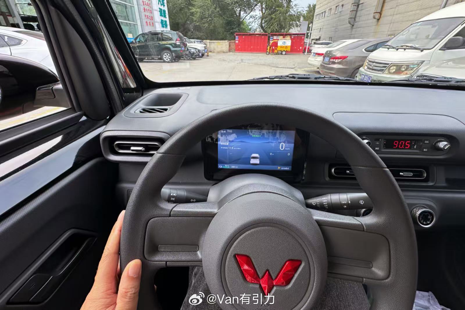 这两天开个小车玩玩，这个能耗和续航水平，各位赶脚怎么样？五菱之光ev van事通