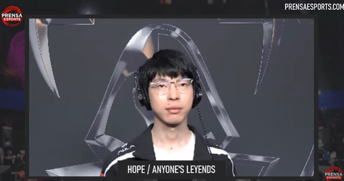 Hope：主要还是看当天的状态，TES好好准备也是有机会赢下来