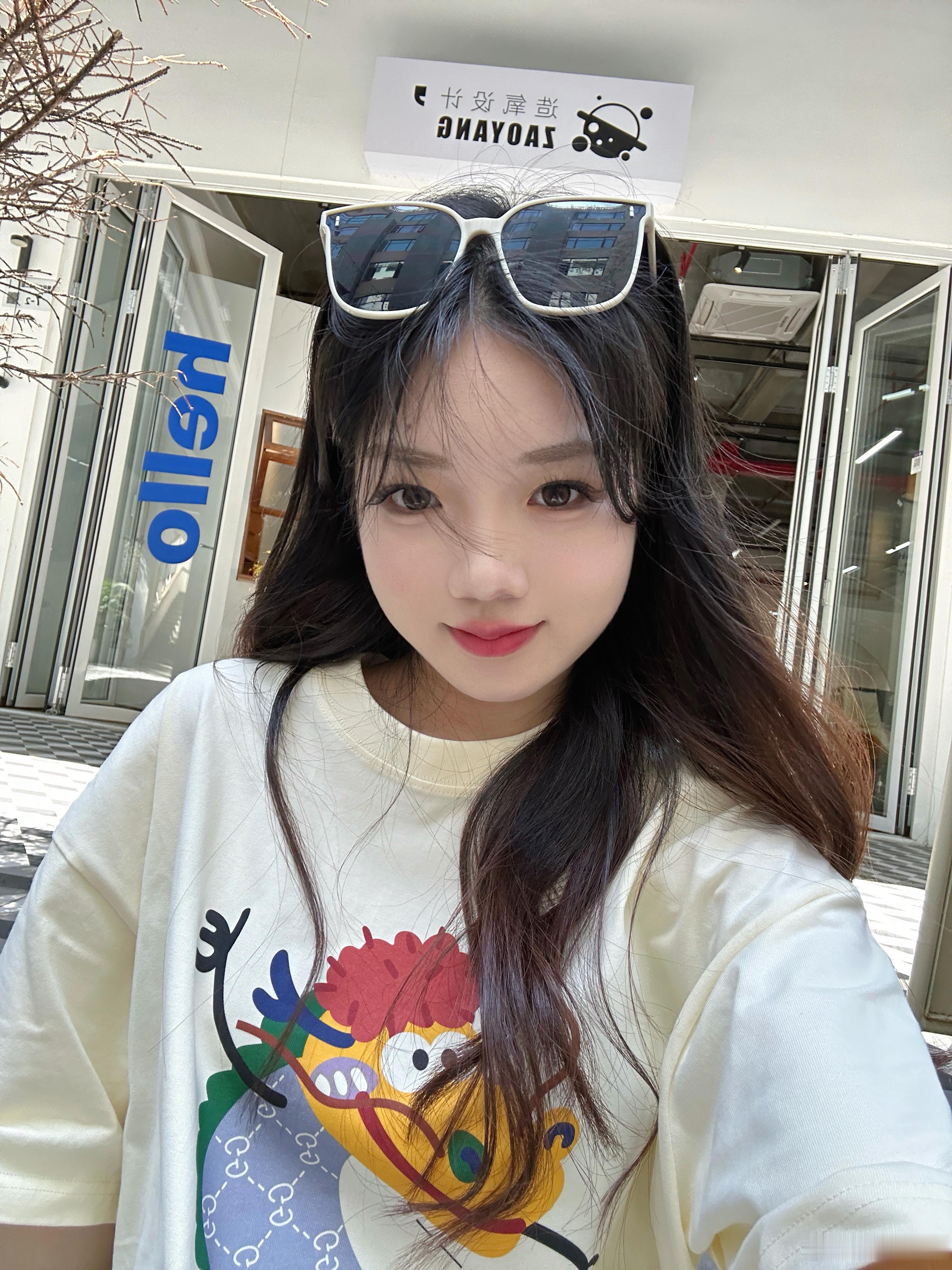 阳光明媚 ​​​