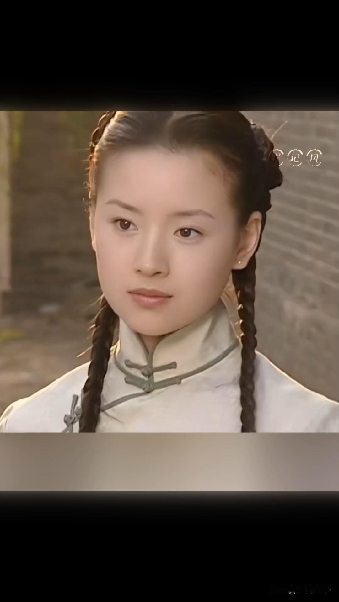 性学家说：感情里最大的骗局，就是“我养你”，最后往往变成“是我养的你”。

 