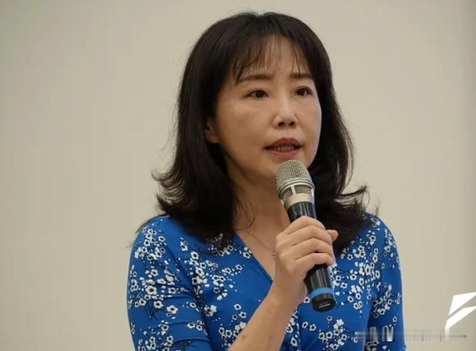 尹乃菁正式向郑丽文提出辞职！5月27日，国民党文传会主委尹乃菁表示，她早在5月1