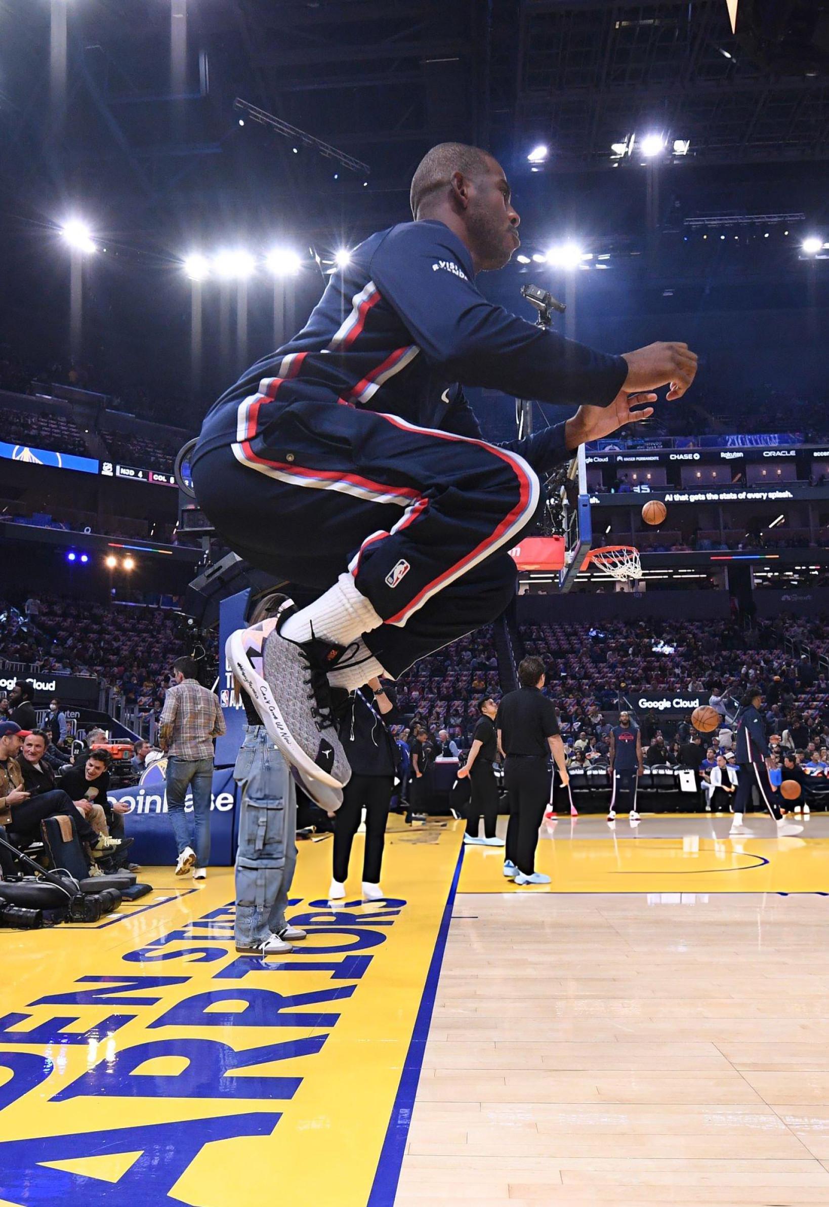 保罗本季前4场已2次单场0分，场均2.5分1.5板4助1.8断我的观赛搭子 ​​