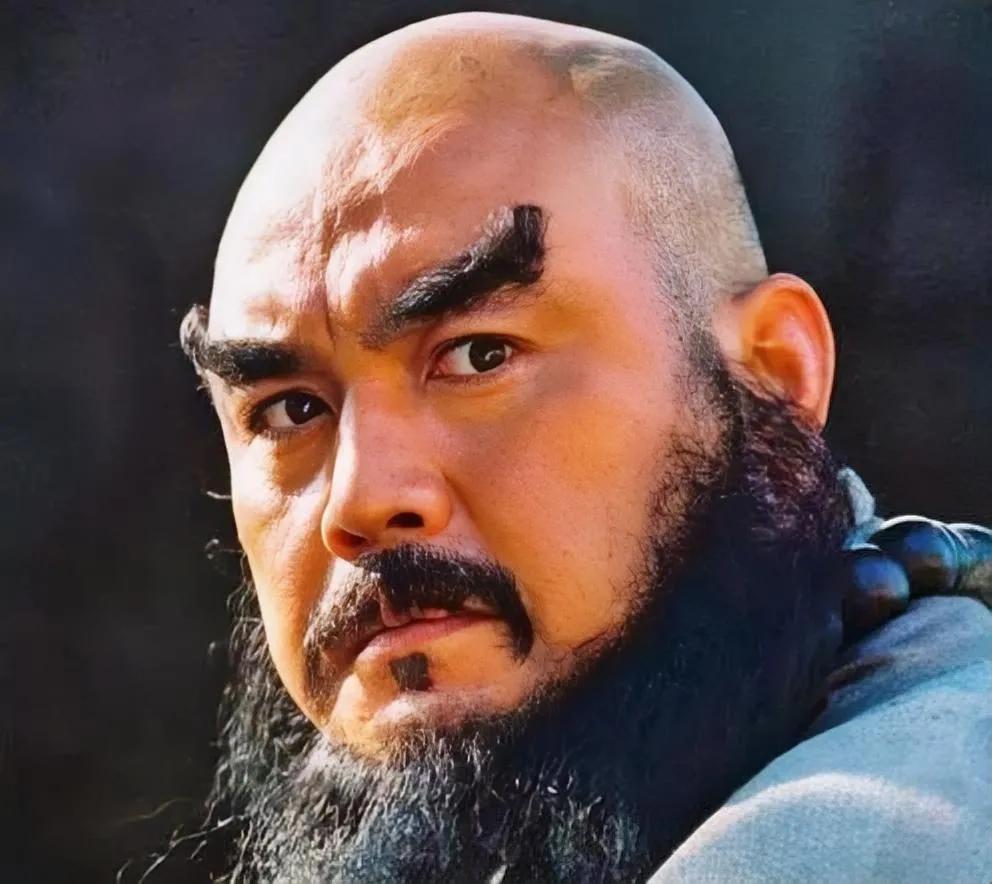 评书演员，王玥波说，读水浒，真正的好汉只有一个，那就是鲁达，三圈打死郑屠户，出事