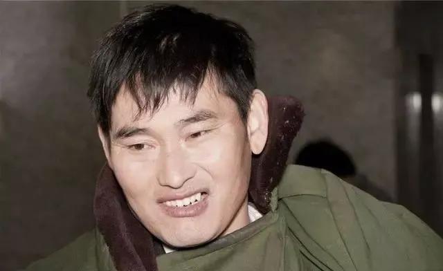 朱之文真面目！一个字卖5万，盗窃版权被告，蒋大为：就是狡猾农民！

“大衣哥”朱