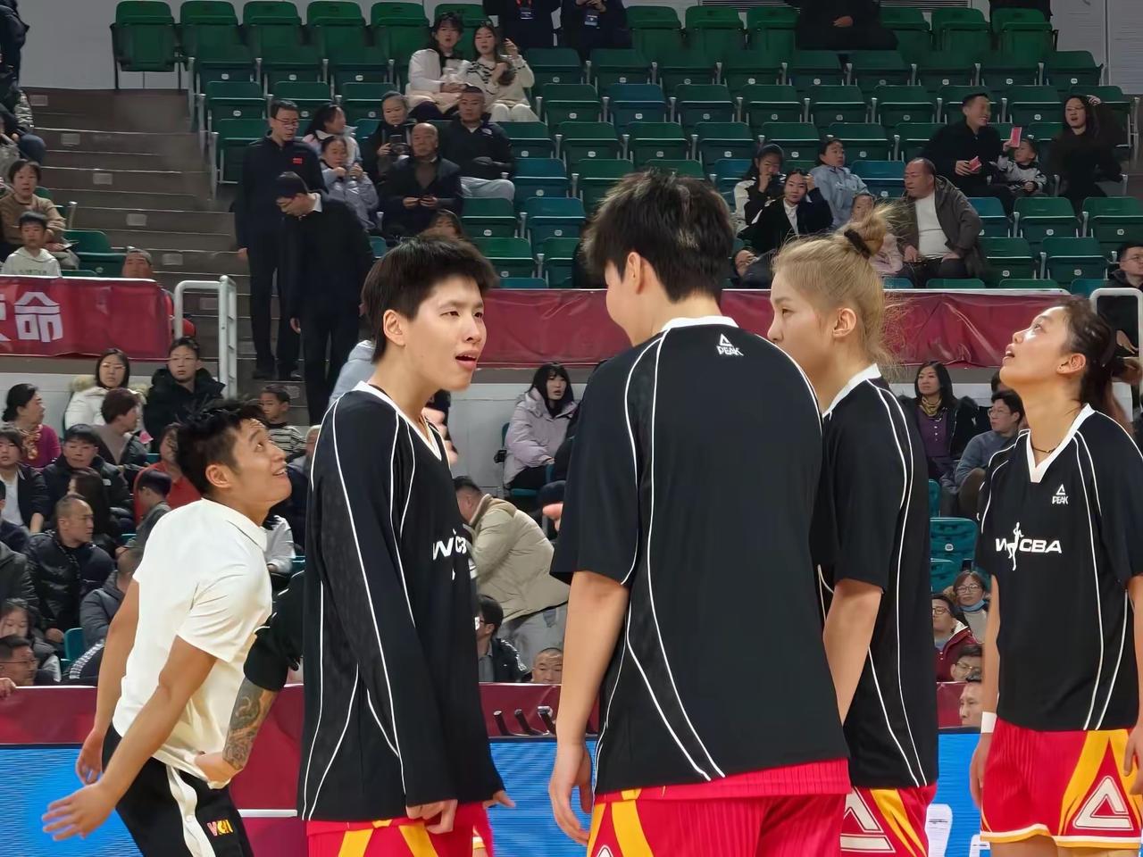 WCBA今晚A组5场大战
各路球迷可以根据自己喜好准时去观看！

分别是武汉女篮