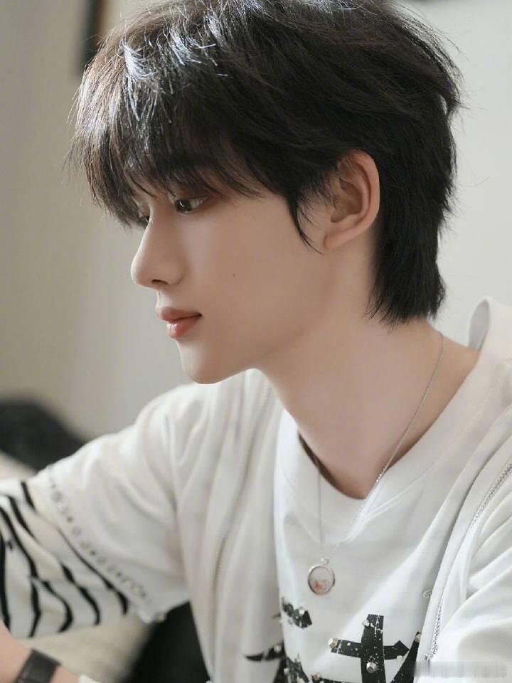 游戏界的反向王者！“还珠格格”喊成单字“格”，秒变自曝现场，呆懵小表情直接封神～