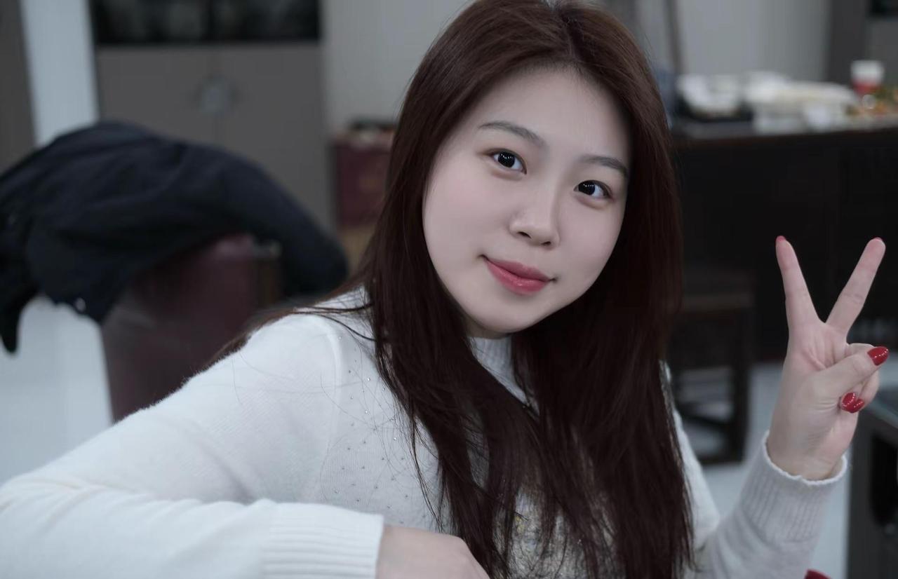 从不喜和别人追逐攀比，也不爱虚伪迎合报团取暖，更不会浪费自己宝贵的时间去偷窥他人