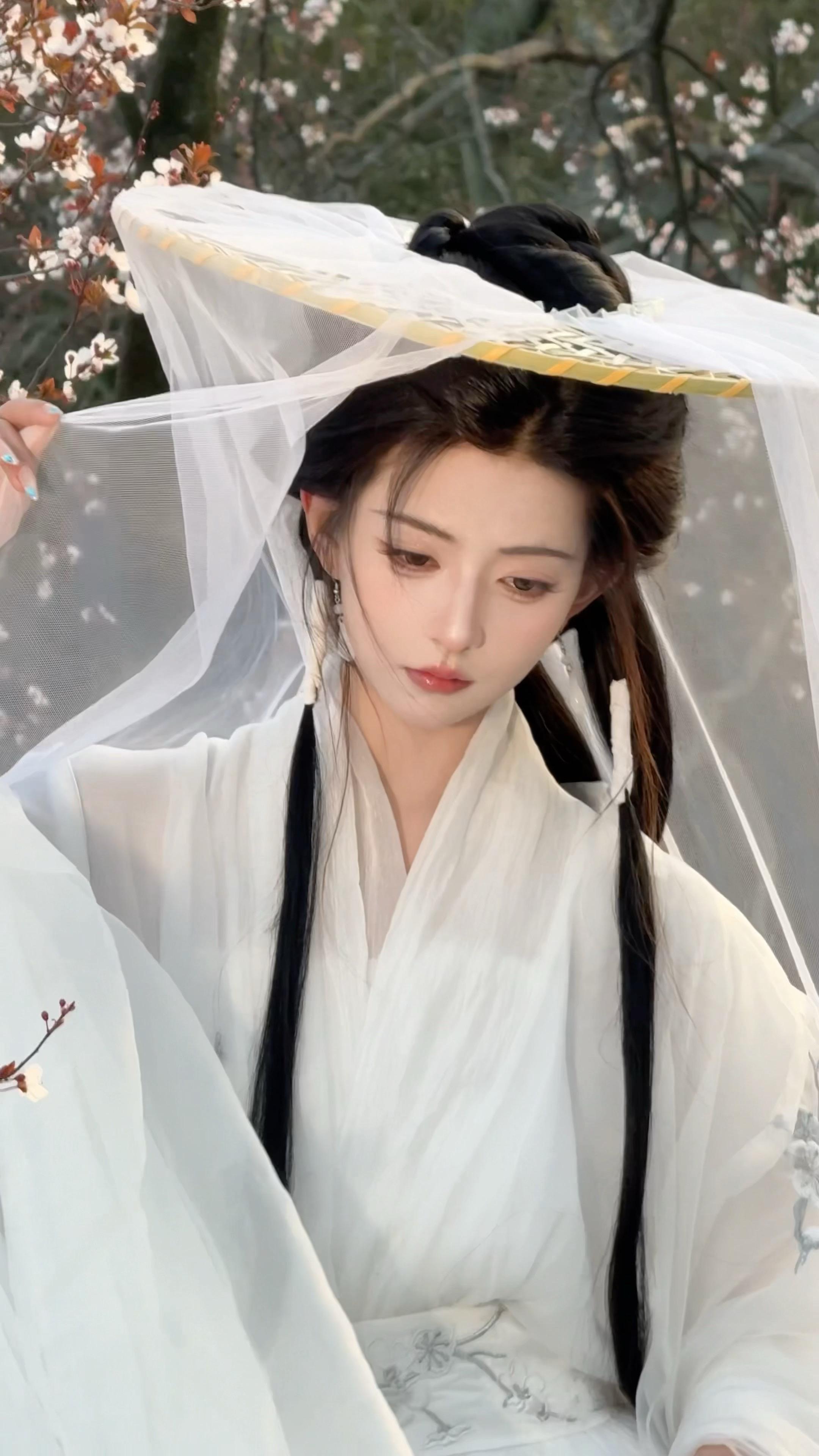 故事鲜艳而缘分却太浅