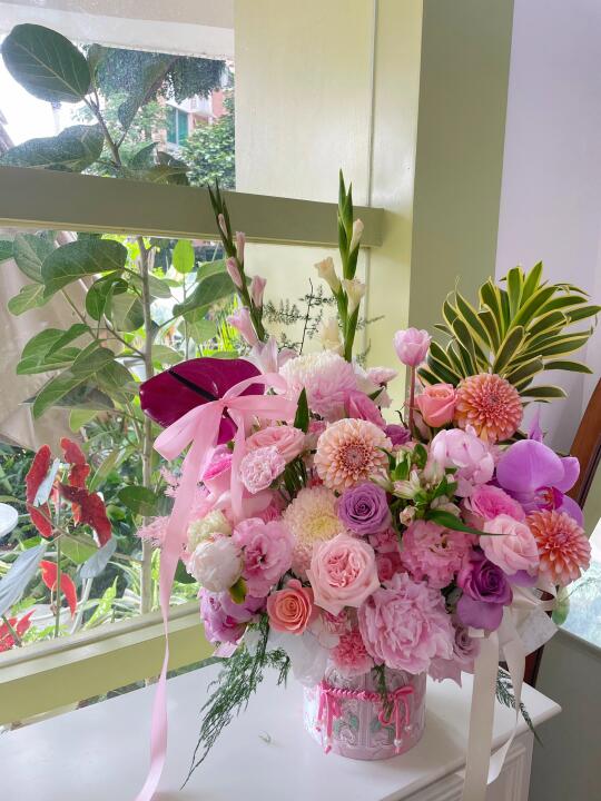 被鲜花包围的日子  连空气都变得浪漫🌷💫