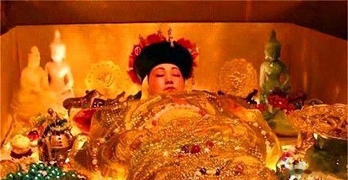 慈禧临死前一刻，太监看她马上不行了，赶紧给她喝了一碗海龟汤，吊着最后一口气，紧接