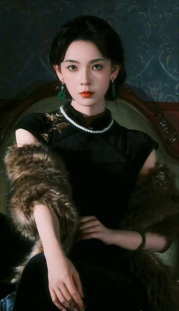 霍仙姑反杀姨娘《九门》霍仙姑彻底挣脱傀儡命运，不再一味隐忍。前期受尽委屈，反击姨