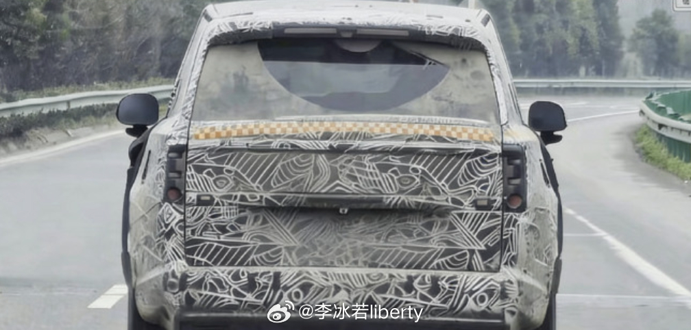 小米汽车预告惊喜 那台超跑概念车看来关注度还是挺高，看看小米最新的汽车语言会不会