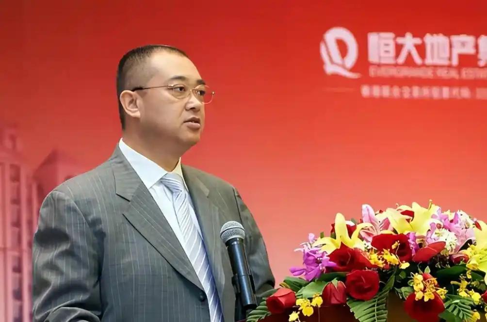 夏海钧在美国过的怎么样？
夏海钧在美国过的好快活。他自从2020年帮助许家印做了