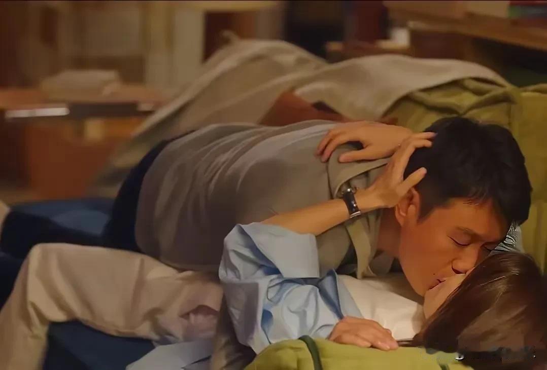 中年明星演小夫妻我忍了，
但作为家庭剧的《好运家》安排这么多亲热吻戏我真的忍不了