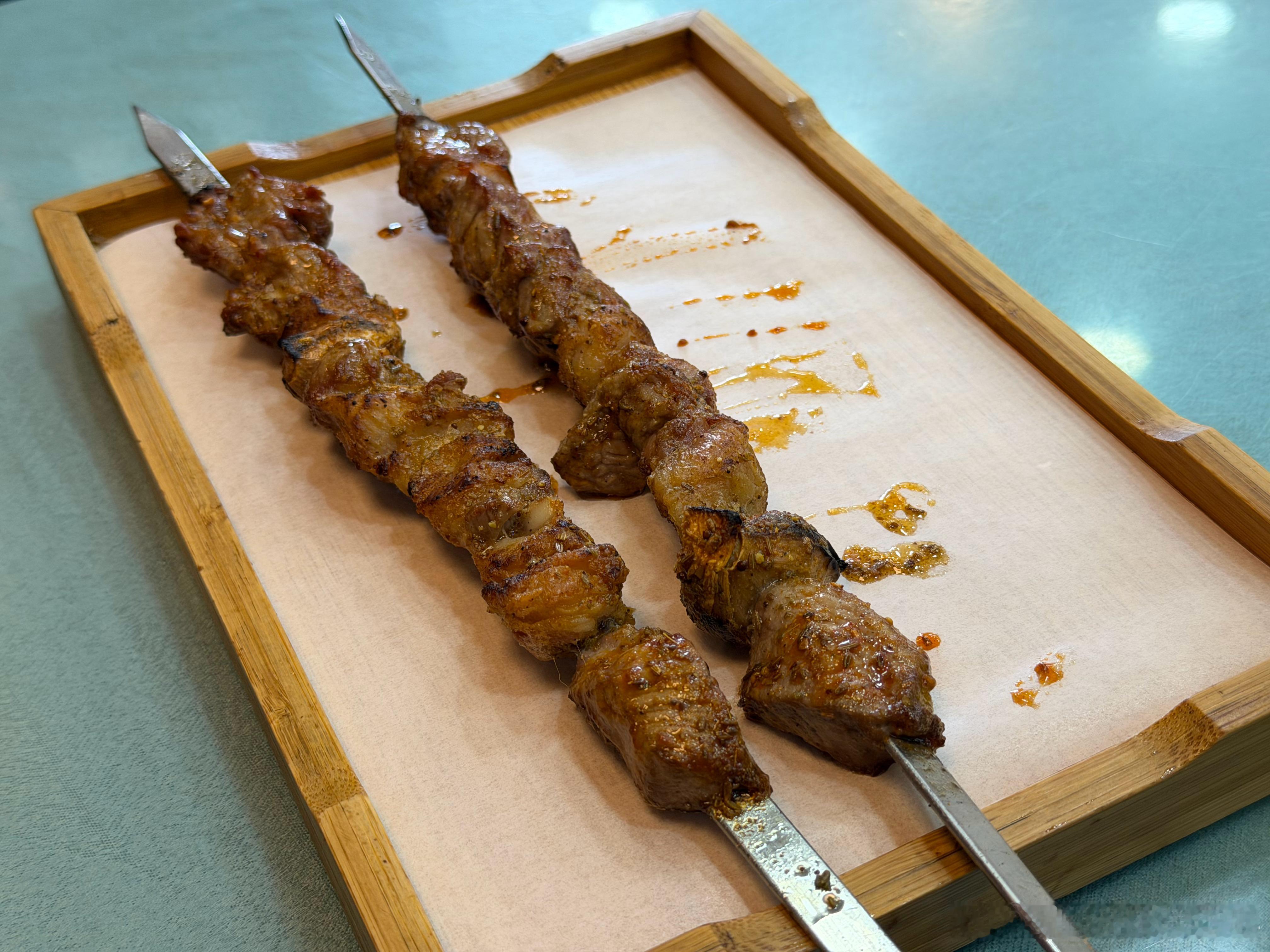 我又吃上了！土豆肉丁盖饭配羊肉串 西北菜是真带劲我的日常plog 北京