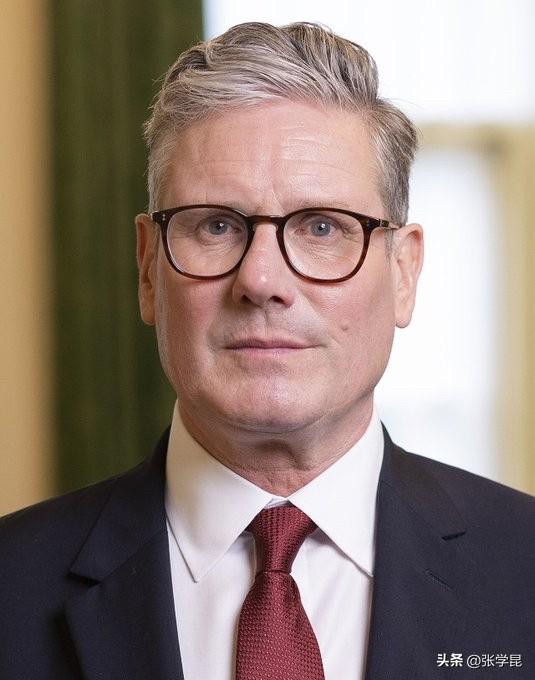 英国首相斯塔默今天发文说：“我对连夜达成的美伊停火协议表示欢迎，这将为该地区乃至