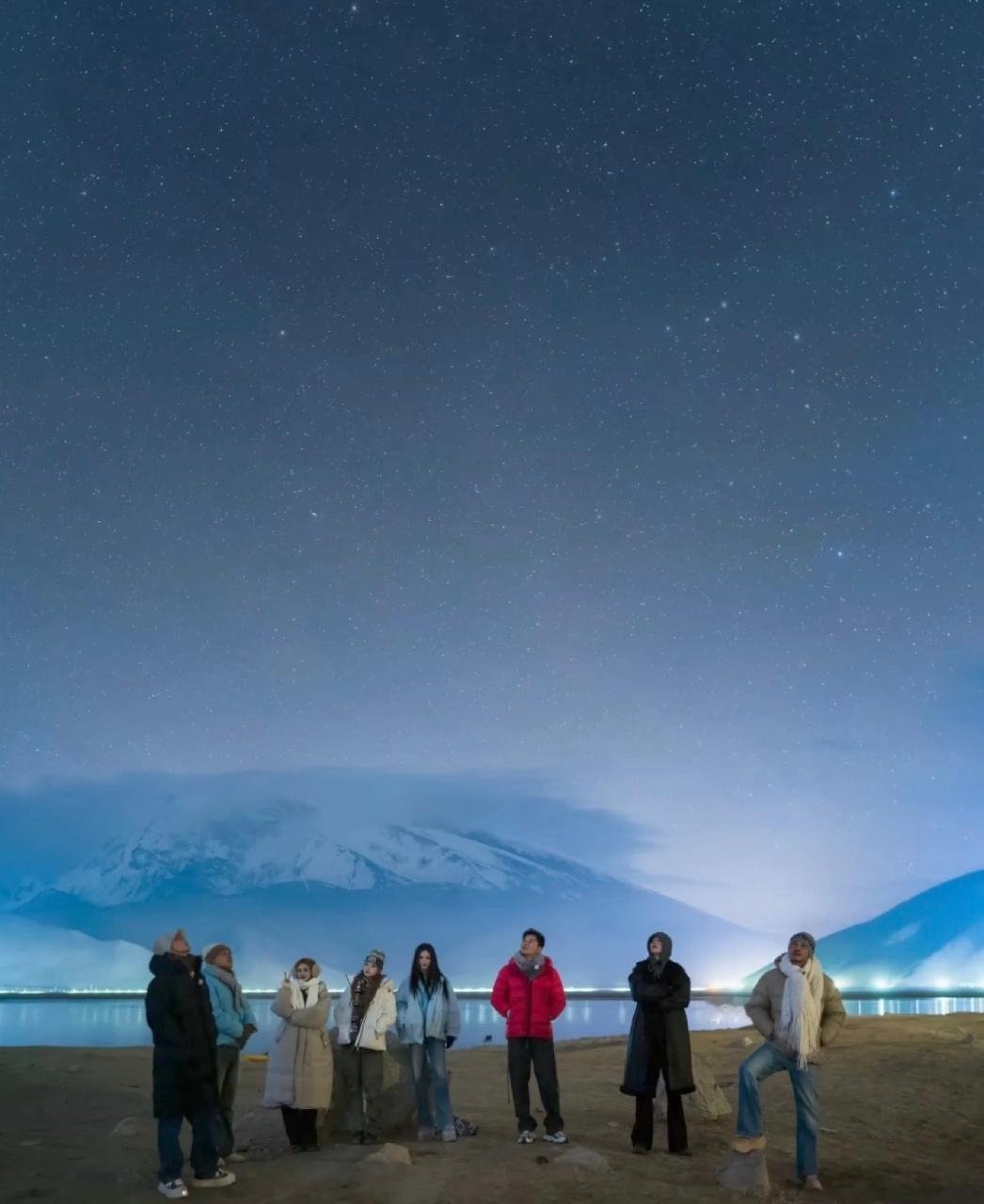 《奔跑吧·天路篇》获奖实至名归！雪山前许愿、国门下升旗，把文化深度和综艺笑点完美