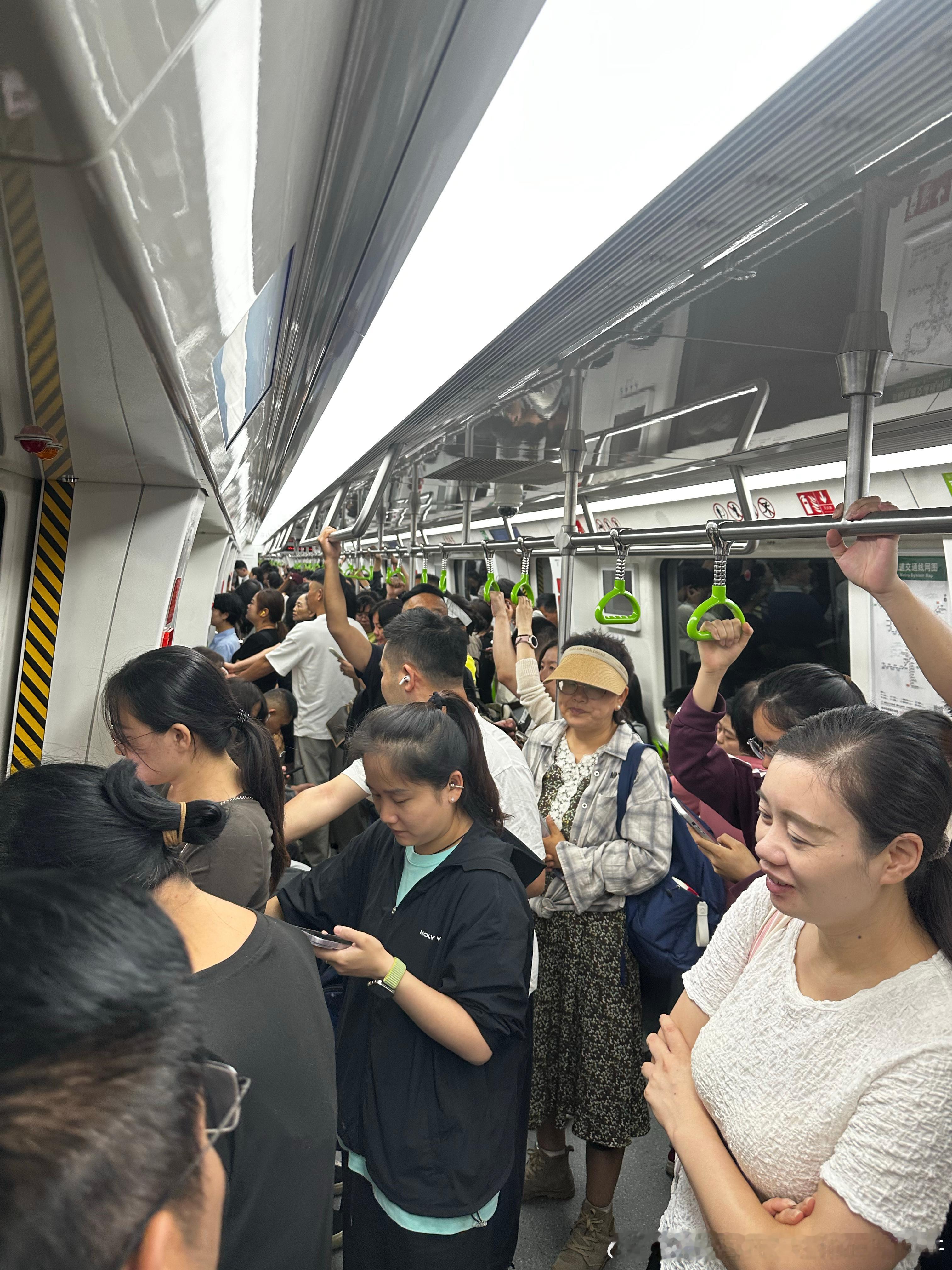 贵阳地铁 投稿， 2026年9月1日（周二）贵阳地铁1号线早高峰情况p1 7:5