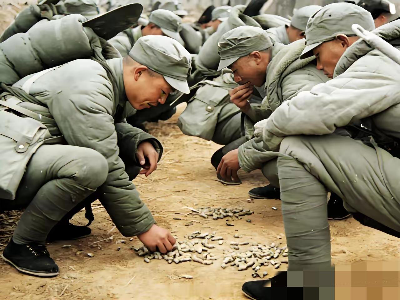 1938年，台儿庄战役爆发，照片上是即将奔赴战场、为后续大部队开辟前进道路的敢死