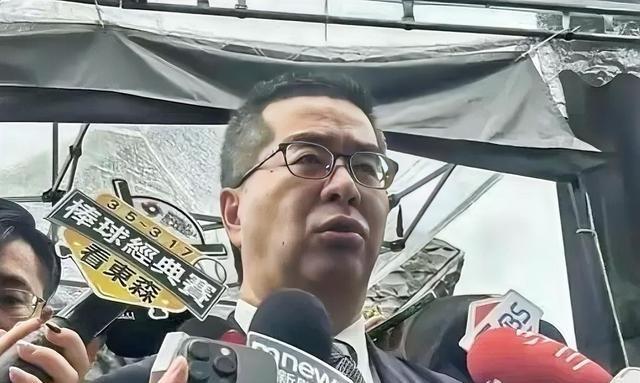 不装了！国民党副主席萧旭岑2月27日表示，“今天全世界的民主国家都认为要跟中国大