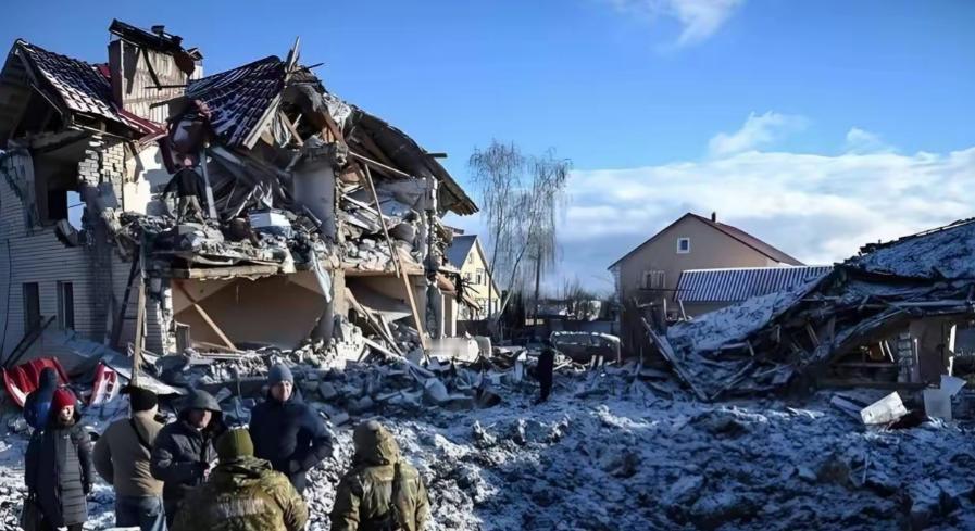 战争打了四年俄罗斯突然发现之前百试百灵的招数突然就不灵了。
 
俄乌冲突已经打到