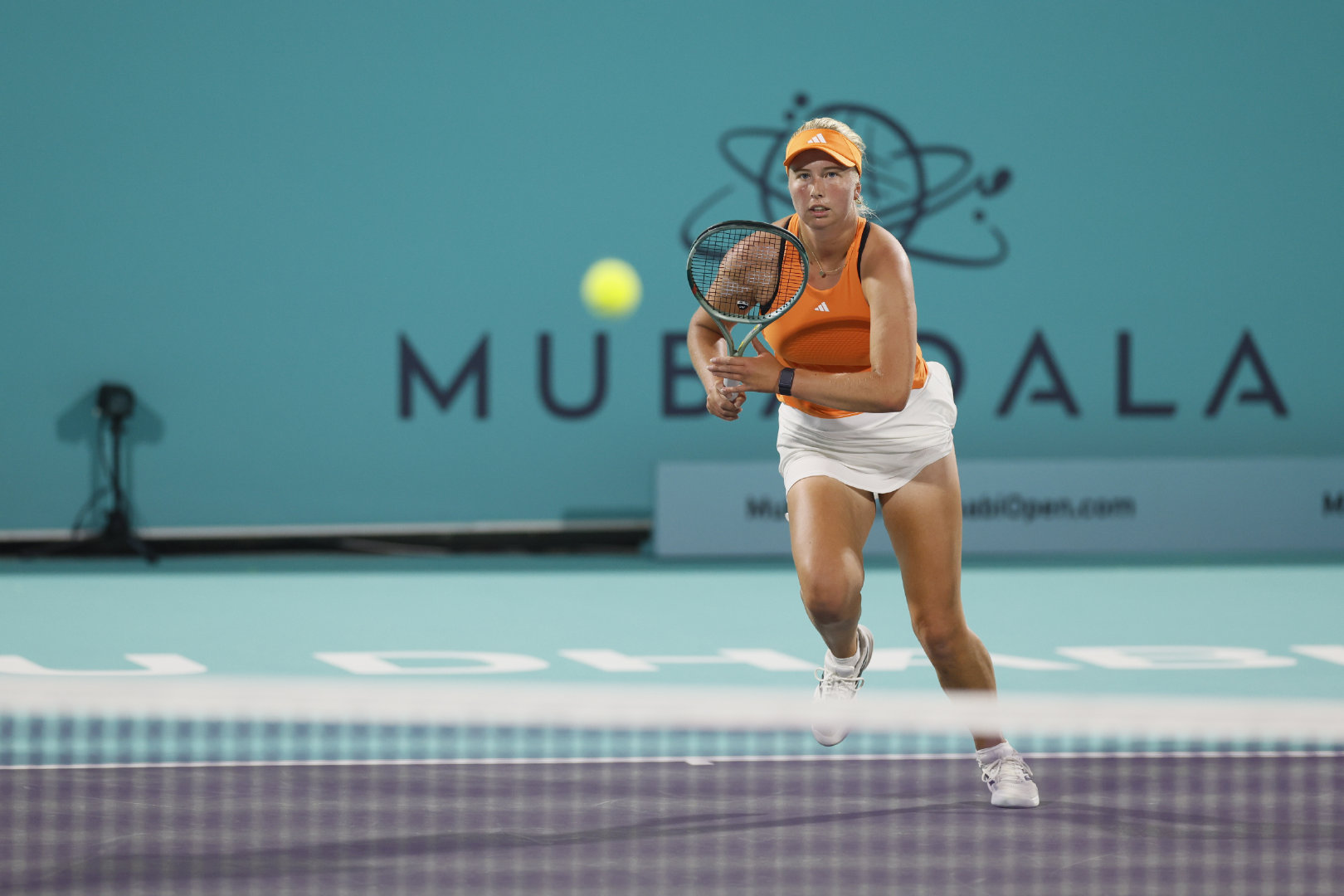 WTA500阿布扎比站第二轮，3号种子陶森以6-3 6-1完胜资格赛选手沃尔特特