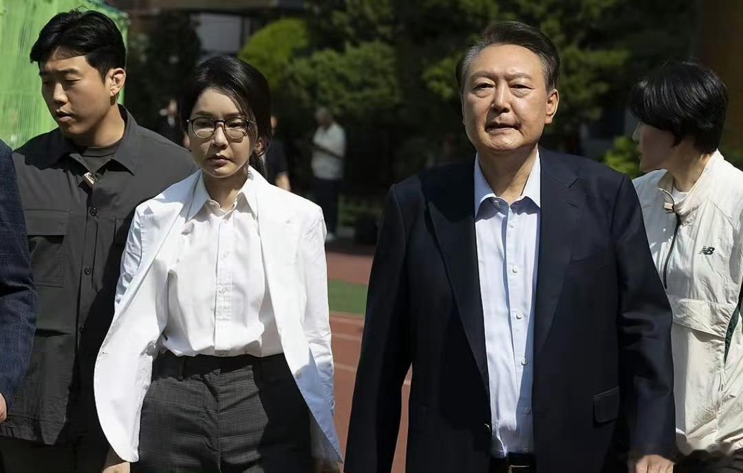 金建熙继被淑明女大撤销硕士学位后，又被国民大学撤销博士学位。 ​​​
