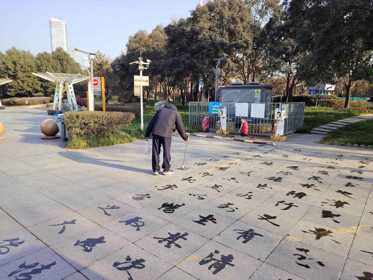 语文串讲法教学总结
“串讲法”是指在语文教学中，教师围绕课文的思想内容和写作特色