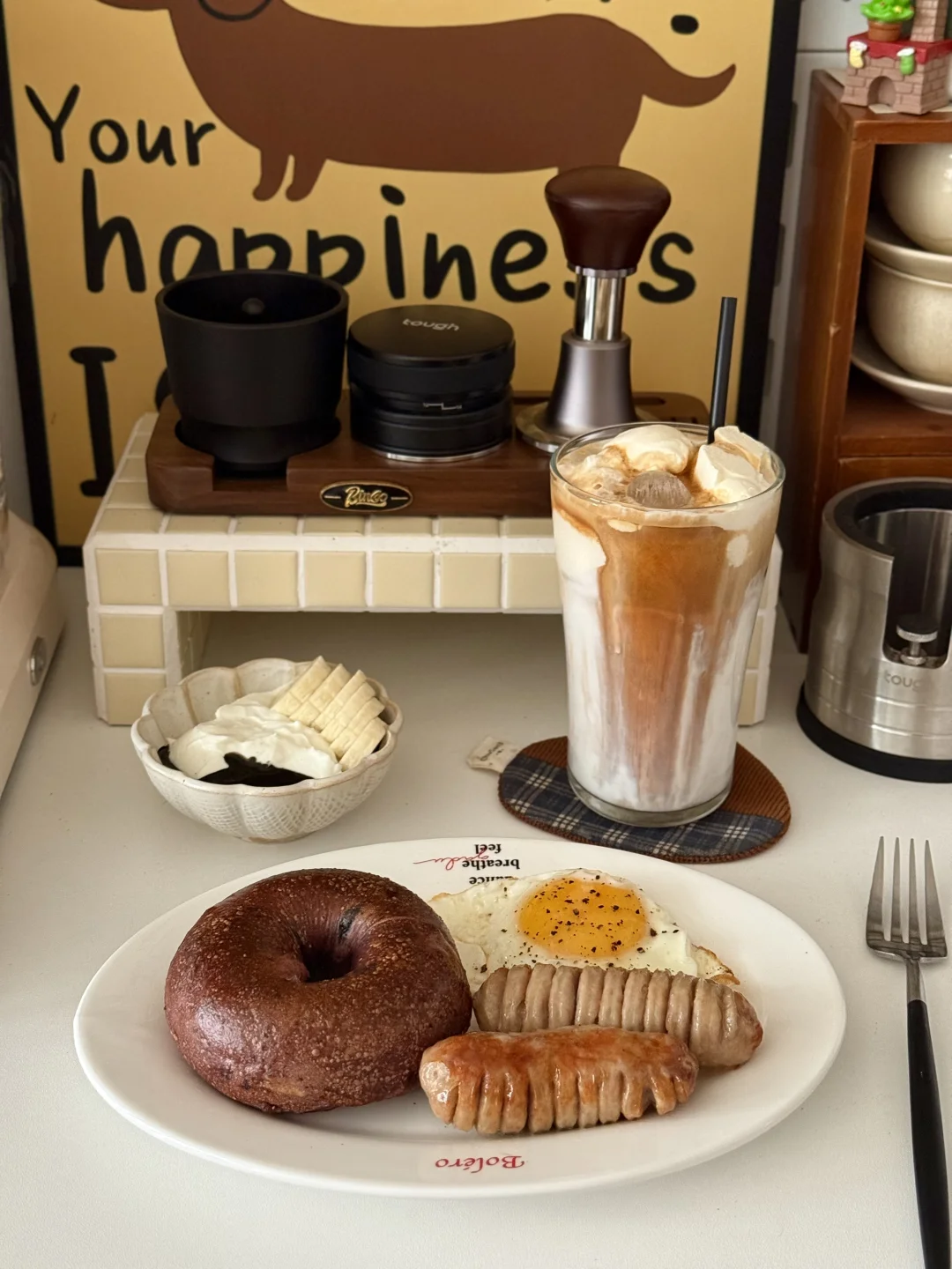 今日快手早餐｜原来黑醋栗贝果是这个味道🥯