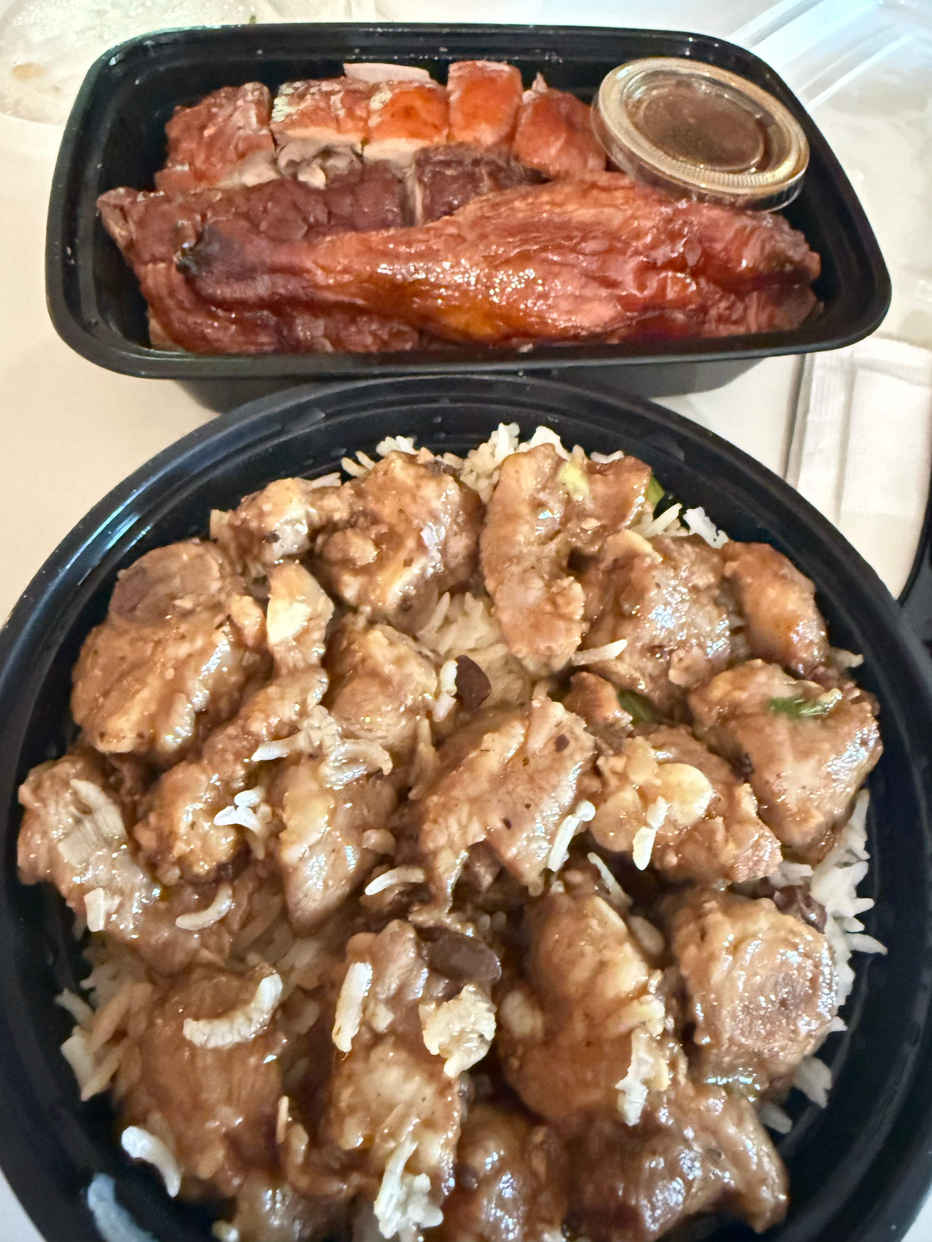 烧鸭太好吃了wuwuwuwuwuwu鲜嫩多汁的烧鸭蘸着那个汁wuwuwuwuwu