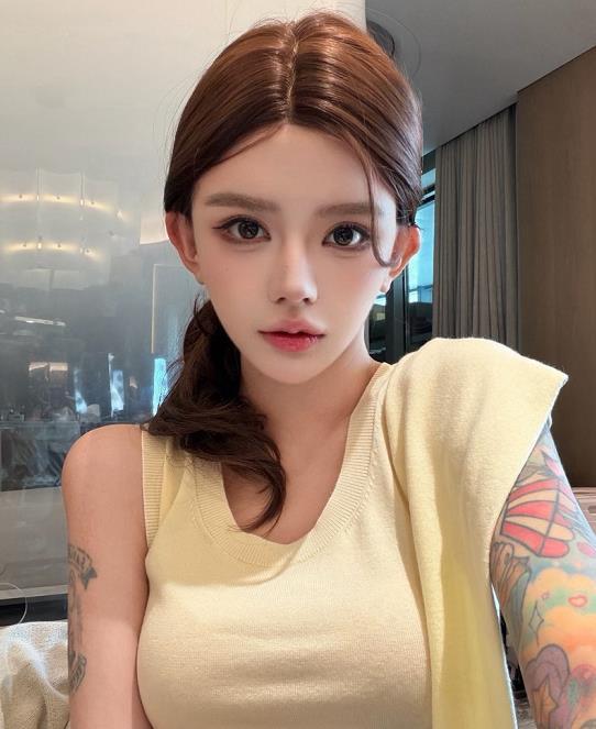 韩安冉女儿拍广告了 “结婚博主”韩安冉的2岁女儿优米要开始挣钱了，收入还是许多打
